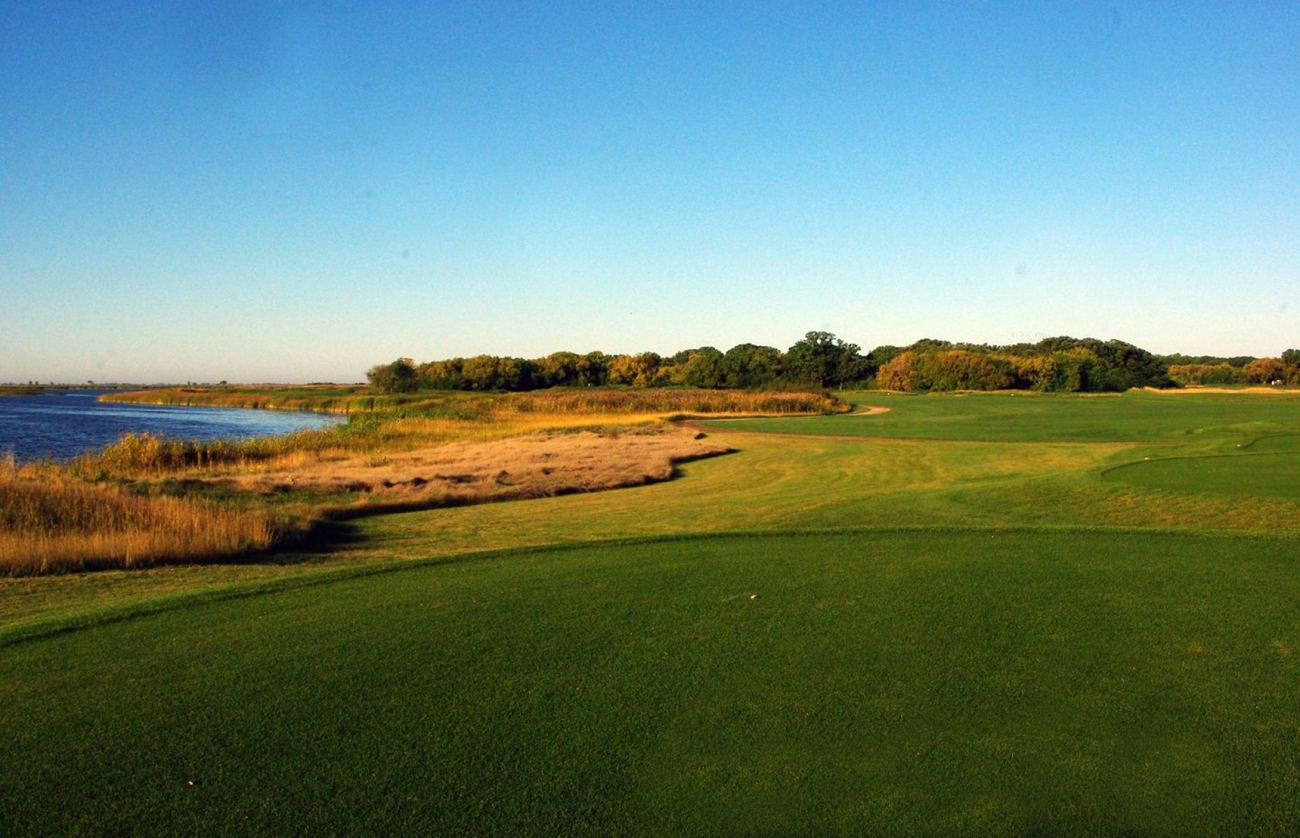 Oak Island Golf | Perklee